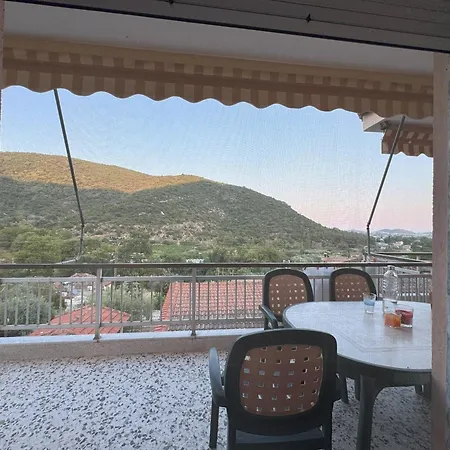 Kiourtis House شقة *
