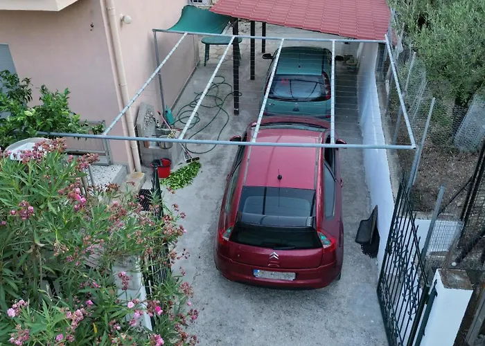 Kiourtis House Lägenhet *